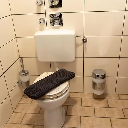 Grosszuegiges Ferienstudio Fuer Zwei Personen By Interhome شقة Weißenstadt