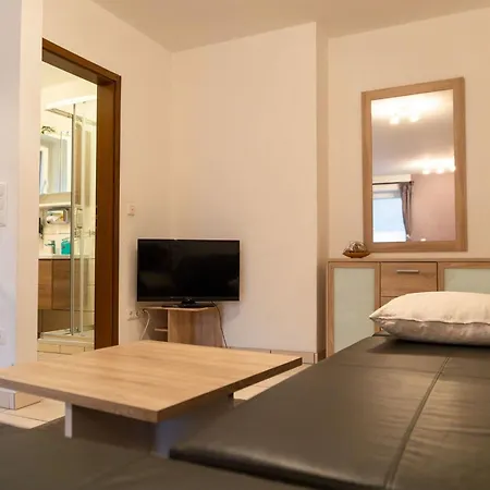 Grosszuegiges Ferienstudio Fuer Zwei Personen By Interhome شقة Weißenstadt